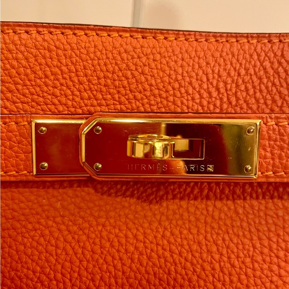 SOLD Hermes So Kelly 22 orange Clemence with GHW - Picture 2 of 12